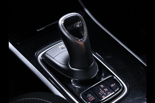 Mitsubishi Outlander 2.4 PHEV Pure [STOELVERWARMING,ACHTERUITRIJCAMERA, CRUISE CONTROL, PARKEERSENSOREN V+A, MULTIFUNCTIONEEL STUUR]