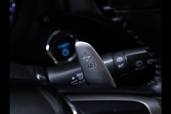 Mitsubishi Outlander 2.4 PHEV Pure [STOELVERWARMING,ACHTERUITRIJCAMERA, CRUISE CONTROL, PARKEERSENSOREN V+A, MULTIFUNCTIONEEL STUUR]