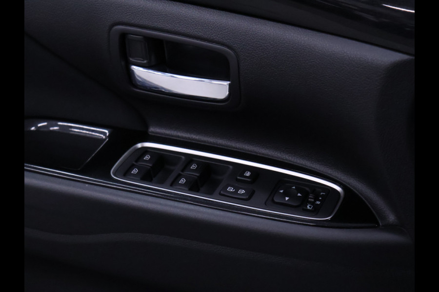 Mitsubishi Outlander 2.4 PHEV Pure [STOELVERWARMING,ACHTERUITRIJCAMERA, CRUISE CONTROL, PARKEERSENSOREN V+A, MULTIFUNCTIONEEL STUUR]