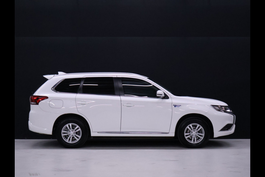 Mitsubishi Outlander 2.4 PHEV Pure [STOELVERWARMING,ACHTERUITRIJCAMERA, CRUISE CONTROL, PARKEERSENSOREN V+A, MULTIFUNCTIONEEL STUUR]