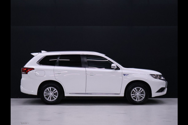 Mitsubishi Outlander 2.4 PHEV Pure [STOELVERWARMING,ACHTERUITRIJCAMERA, CRUISE CONTROL, PARKEERSENSOREN V+A, MULTIFUNCTIONEEL STUUR]