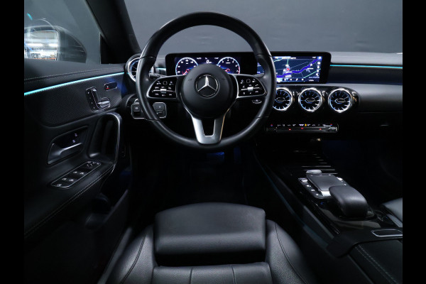 Mercedes-Benz CLA-Klasse Shooting Brake 180 Business Solution Luxury [SCHUIFKANTELDAK, STOELVERWARMING, ACHTERUITRIJCAMERA, PARKEERSENSOREN V+A, CRUISE CONTROL, ELEKTRISCH VERSTELBARE STOELEN]