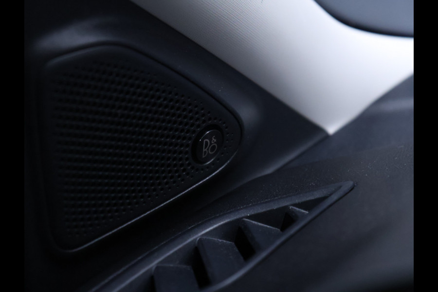 Ford Puma 1.0 EcoBoost Hybrid Titanium X [STOELVERWARMING, CRUISE CONTROL SENSOREN V+A, ACHTERUITRIJCAMERA