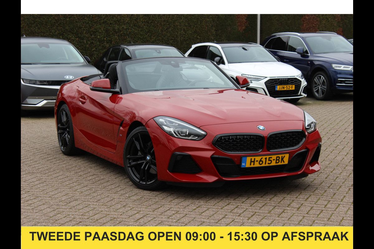 BMW Z4 Roadster sDrive20i High Executive Ed. M Sport / 24.413 km! / NL Auto / Camera / Leder / 19'' / Sfeerverlichting / Stuur+Stoelverwarming / Windscherm / Cruise Control