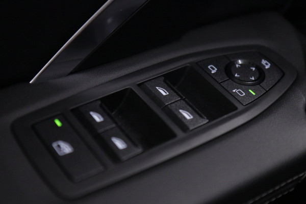 BMW X2 SDrive20i LEER/HUD/STOELV/CARPLAY/BLINDSPOT/360CAM/VOL