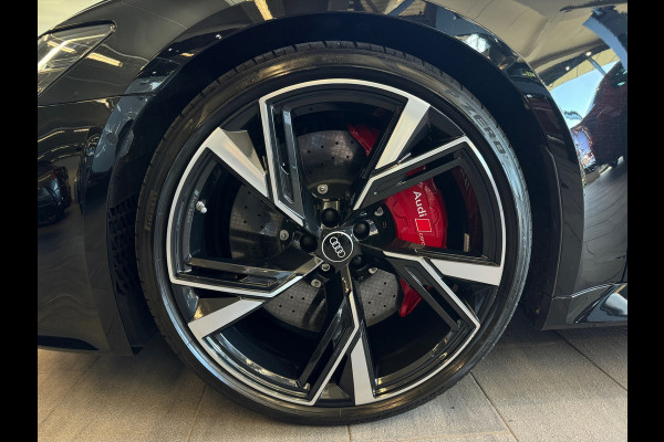 Audi RS6 Avant 4.0 TFSI quattro Pano|Ceramic|Carbon|B&O 3D