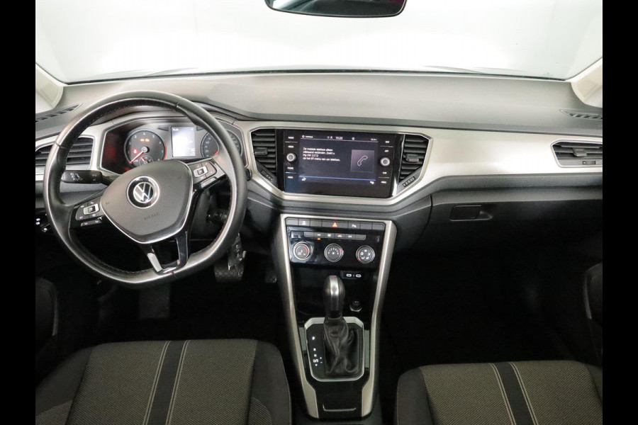 Volkswagen T-Roc 1.5 TSI Style 150pk DSG| Navi| Trekhaak | 17'LM-velgen| extra getint glas| Alarm
