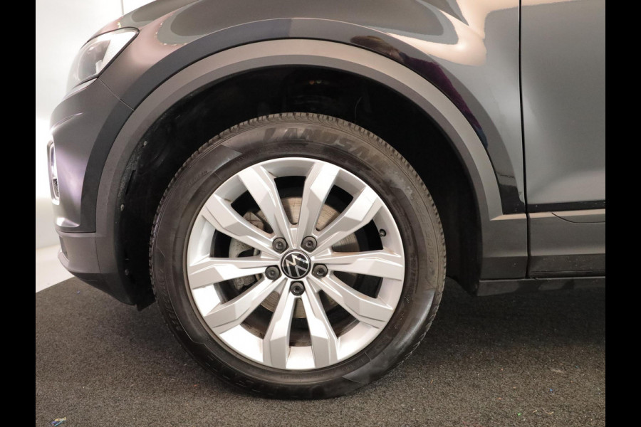 Volkswagen T-Roc 1.5 TSI Style 150pk DSG| Navi| Trekhaak | 17'LM-velgen| extra getint glas| Alarm