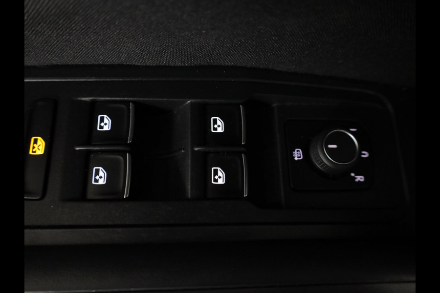 Volkswagen T-Roc 1.5 TSI Style 150pk DSG| Navi| Trekhaak | 17'LM-velgen| extra getint glas| Alarm