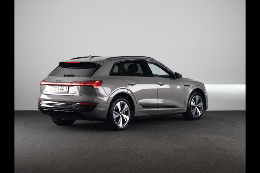 Audi Q8 e-tron 50 quattro Edition 95 kWh 340pk | SOH 96% | Lederen bekleding | | 20 inch lichtmetalen velgen | Elektrisch verstelbare voorstoelen met geheugen | Parkeercamera |