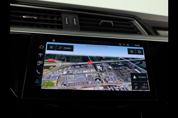 Audi Q8 e-tron 50 quattro Edition 95 kWh 340pk | SOH 96% | Lederen bekleding | | 20 inch lichtmetalen velgen | Elektrisch verstelbare voorstoelen met geheugen | Parkeercamera |