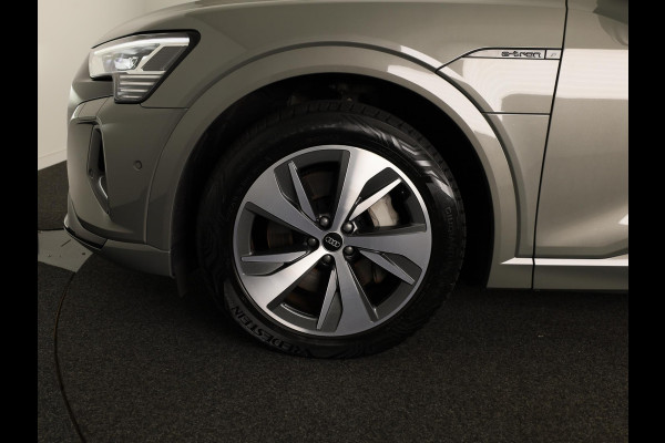 Audi Q8 e-tron 50 quattro Edition 95 kWh 340pk | SOH 96% | Lederen bekleding | | 20 inch lichtmetalen velgen | Elektrisch verstelbare voorstoelen met geheugen | Parkeercamera |