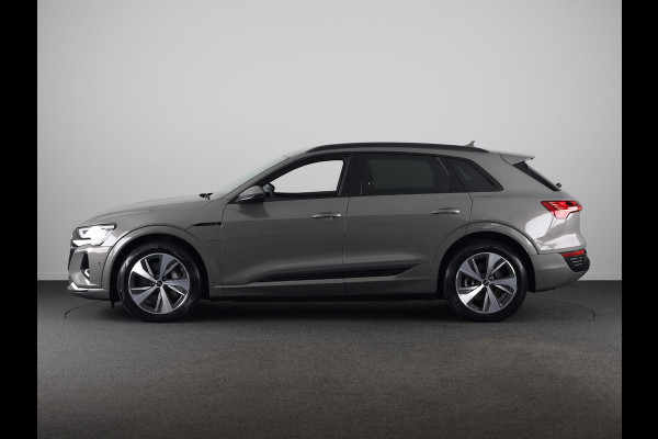Audi Q8 e-tron 50 quattro Edition 95 kWh 340pk | SOH 96% | Lederen bekleding | | 20 inch lichtmetalen velgen | Elektrisch verstelbare voorstoelen met geheugen | Parkeercamera |