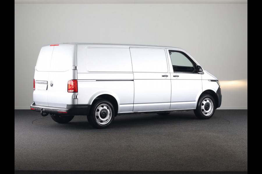 Volkswagen Transporter 2.0 TDI L2H1 32 150PK DSG | Navigatie via app | Parkeersensoren | Trekhaak |