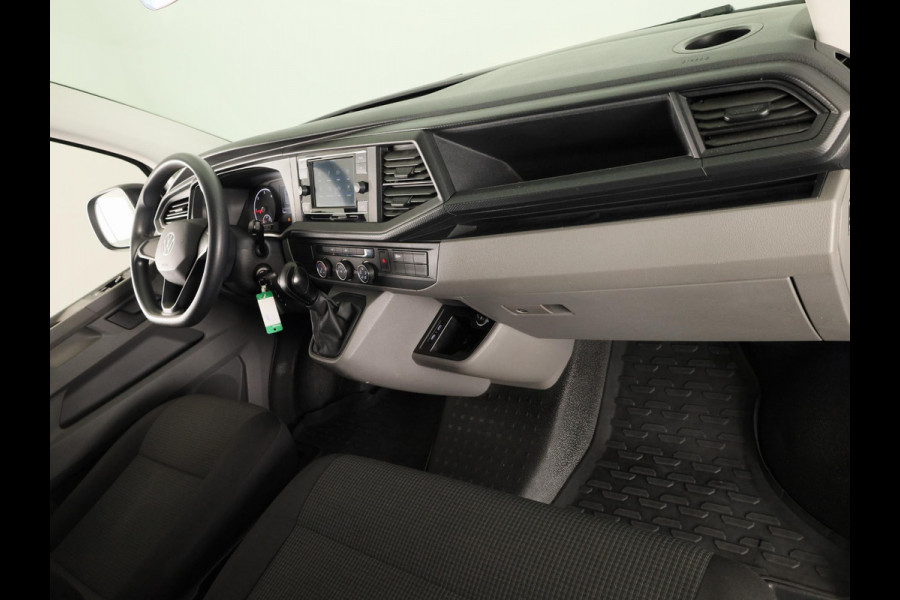Volkswagen Transporter 2.0 TDI L2H1 32 150PK DSG | Navigatie via app | Parkeersensoren | Trekhaak |