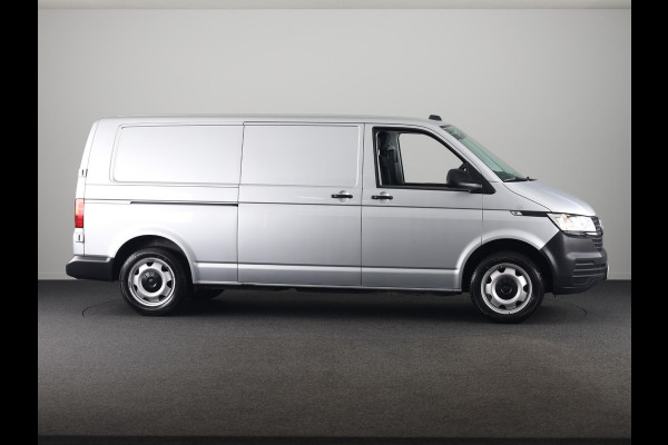 Volkswagen Transporter 2.0 TDI L2H1 32 150PK DSG | Navigatie via app | Parkeersensoren | Trekhaak |