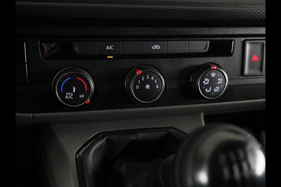 Volkswagen Transporter 2.0 TDI L2H1 28 Comfortline 110 pk | Verlengde garantie | Navigatie via App | Parkeersensoren achter | Cruise control |