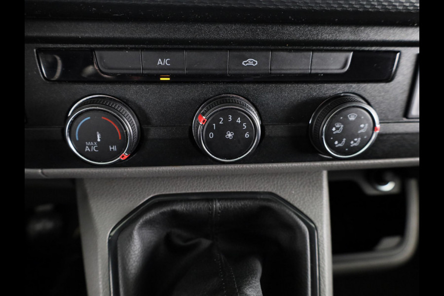 Volkswagen Transporter 2.0 TDI L2H1 28 Comfortline 110 pk | Verlengde garantie | Navigatie via App | Parkeersensoren achter | Cruise control |