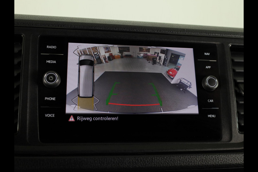Volkswagen Crafter 35 2.0 TDI L3H3 Exclusive EURO VI 140 pk Automaat | Verlengde garantie | Navigatie | Parkeersensoren | Achteruitrijcamera | Cruise control |