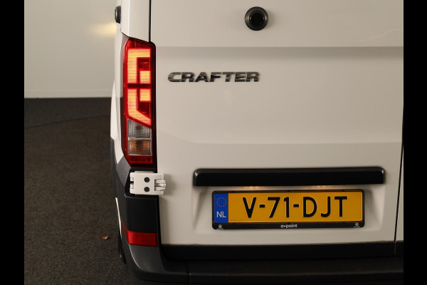 Volkswagen Crafter 35 2.0 TDI L3H3 Exclusive EURO VI 140 pk Automaat | Verlengde garantie | Navigatie | Parkeersensoren | Achteruitrijcamera | Cruise control |