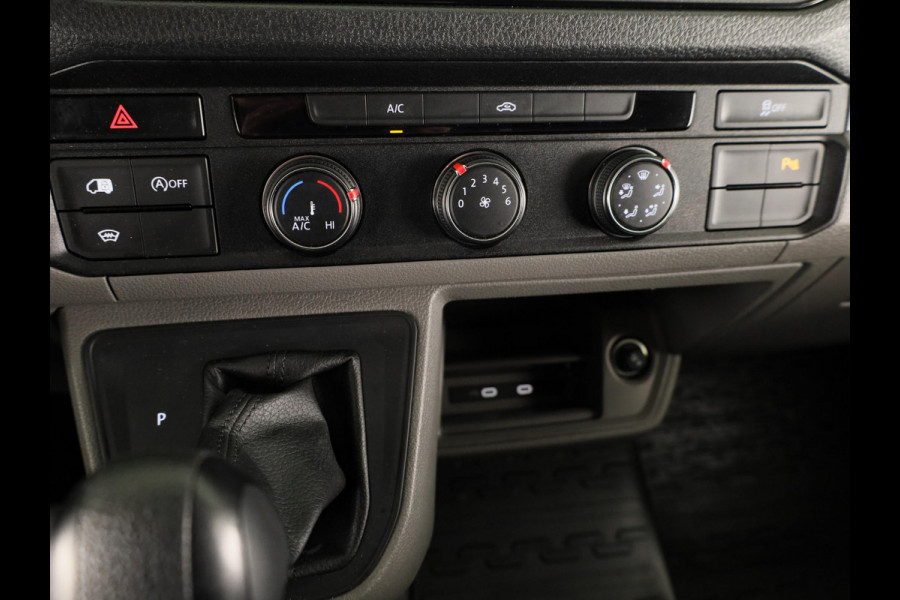 Volkswagen Crafter 35 2.0 TDI L3H3 Exclusive EURO VI 140 pk Automaat | Verlengde garantie | Navigatie | Parkeersensoren | Achteruitrijcamera | Cruise control |