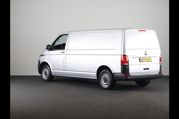 Volkswagen Transporter 2.0 TDI L2H1 32 110 pk | Navigatie via App | Trekhaak | Parkeersensoren achter | Cruise control |