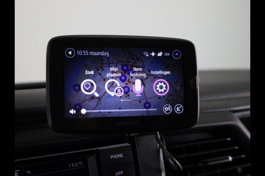 Volkswagen Transporter 2.0 TDI L2H1 32 110 pk | Navigatie via App | Trekhaak | Parkeersensoren achter | Cruise control |