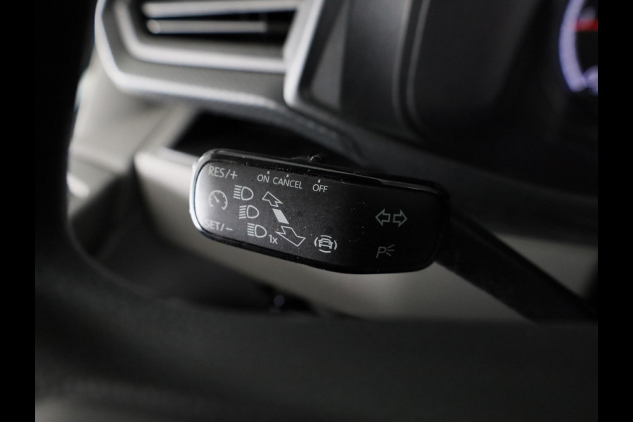 Volkswagen Transporter 2.0 TDI L2H1 32 110 pk | Navigatie via App | Trekhaak | Parkeersensoren achter | Cruise control |