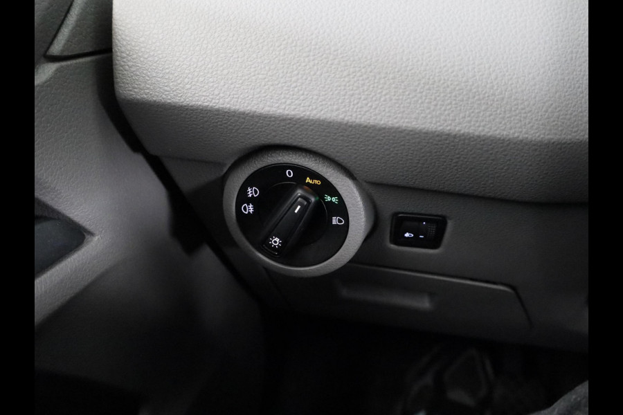 Volkswagen Transporter 2.0 TDI L2H1 32 110 pk | Navigatie via App | Trekhaak | Parkeersensoren achter | Cruise control |