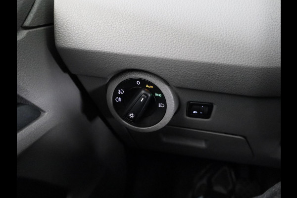 Volkswagen Transporter 2.0 TDI L2H1 32 110 pk | Navigatie via App | Trekhaak | Parkeersensoren achter | Cruise control |