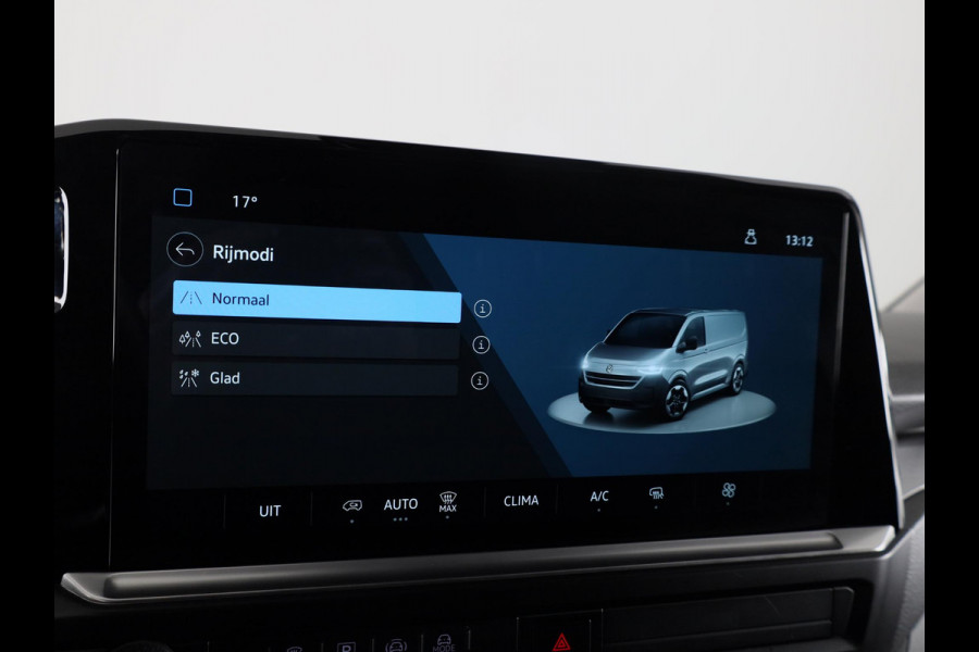 Volkswagen Transporter 2.0 TDI L2H1 30 Life | 110 PK Hand | Styling pakket | Camera | App Connect | Trekhaak |