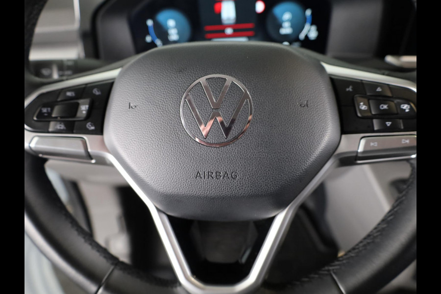 Volkswagen Transporter 2.0 TDI L2H1 30 Life | 110 PK Hand | Styling pakket | Camera | App Connect | Trekhaak |