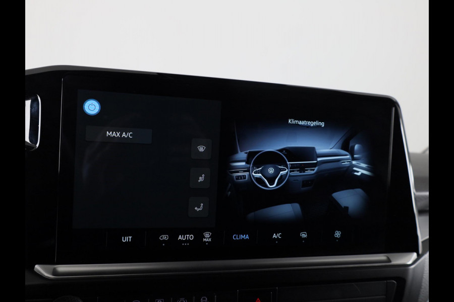 Volkswagen Transporter 2.0 TDI L2H1 30 Life | 110 PK Hand | Styling pakket | Camera | App Connect | Trekhaak |