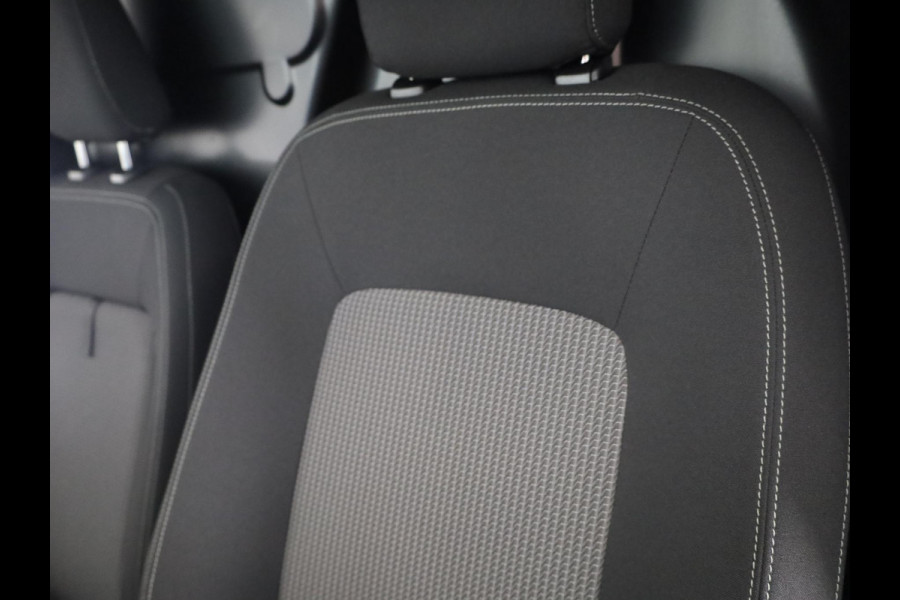 Volkswagen Transporter 2.0 TDI L2H1 30 Life | 110 PK Hand | Styling pakket | Camera | App Connect | Trekhaak |