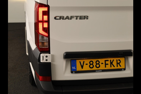 Volkswagen Crafter 35 2.0 TDI L3H3 Comfortline EURO VI 140 pk Automaat | Verlengde garantie | Navigatie | Trekhaak | Parkeersensoren | Achteruitrijcamera | Cruise control |