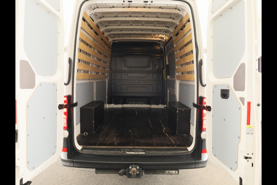 Volkswagen Crafter 35 2.0 TDI L3H3 Comfortline EURO VI 140 pk Automaat | Verlengde garantie | Navigatie | Trekhaak | Parkeersensoren | Achteruitrijcamera | Cruise control |