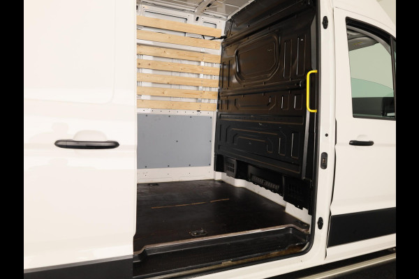 Volkswagen Crafter 35 2.0 TDI L3H3 Comfortline EURO VI 140 pk Automaat | Verlengde garantie | Navigatie | Trekhaak | Parkeersensoren | Achteruitrijcamera | Cruise control |