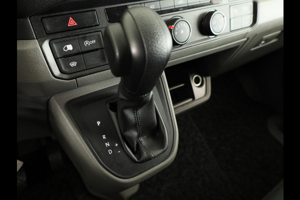 Volkswagen Crafter 35 2.0 TDI L3H3 Comfortline EURO VI 140 pk Automaat | Verlengde garantie | Navigatie | Trekhaak | Parkeersensoren | Achteruitrijcamera | Cruise control |