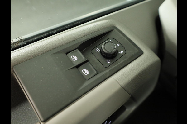 Volkswagen Crafter 35 2.0 TDI L3H3 Comfortline EURO VI 140 pk Automaat | Verlengde garantie | Navigatie | Trekhaak | Parkeersensoren | Achteruitrijcamera | Cruise control |