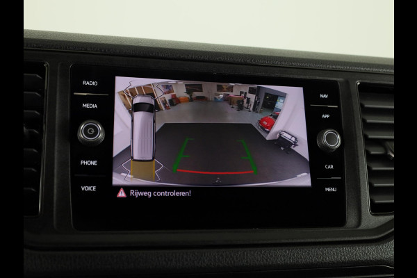 Volkswagen Crafter 35 2.0 TDI L3H3 Comfortline EURO VI 140 pk Automaat | Verlengde garantie | Navigatie | Trekhaak | Parkeersensoren | Achteruitrijcamera | Cruise control |