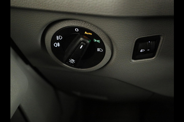 Volkswagen Crafter 35 2.0 TDI L3H3 Comfortline EURO VI 140 pk Automaat | Verlengde garantie | Navigatie | Trekhaak | Parkeersensoren | Achteruitrijcamera | Cruise control |