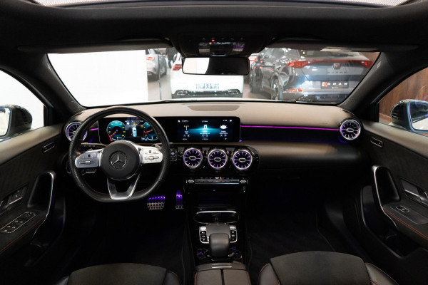 Mercedes-Benz A-Klasse 200 Business AMG Night Pakket Pano|Cruise|Camera|Keyless