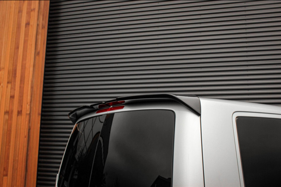 Volkswagen Transporter 2.0 TDI L2H1 150PK NEW LAGE BIJTELLING BULLI / LEDEREN BEKLEDING / DUBBEL CABINE / NAVIGATIE / ACTIVE