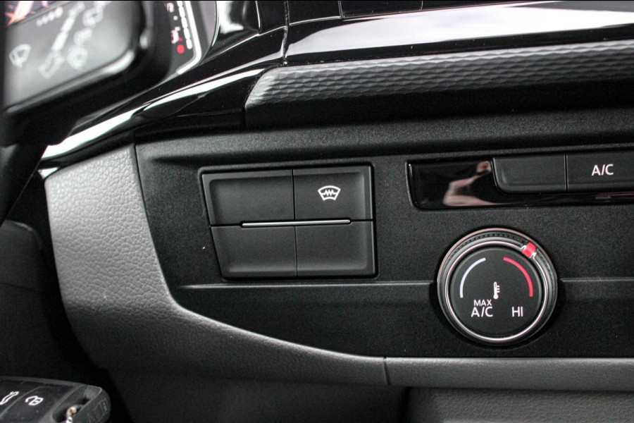 Volkswagen Transporter 2.0 TDI L2H1 150PK NEW LAGE BIJTELLING BULLI / LEDEREN BEKLEDING / DUBBEL CABINE / NAVIGATIE / ACTIVE