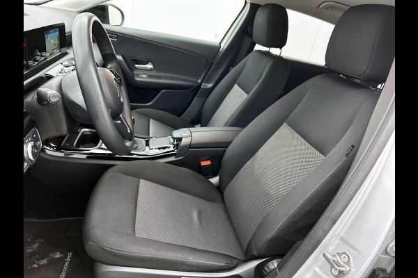 Mercedes-Benz A-Klasse 200 NAVI | CRUISE | 18” AMG | STOELVERWARMING
