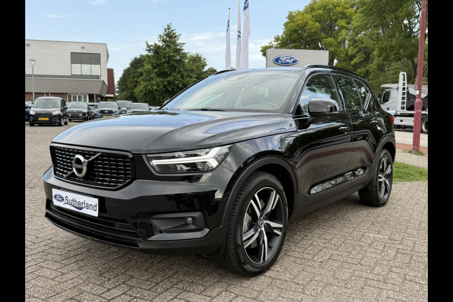 Volvo XC40 1.5 T4 Recharge R-Design 210pk | Parking pack | Draadloos opladen | PHEV | 1.800kg Trekgewicht