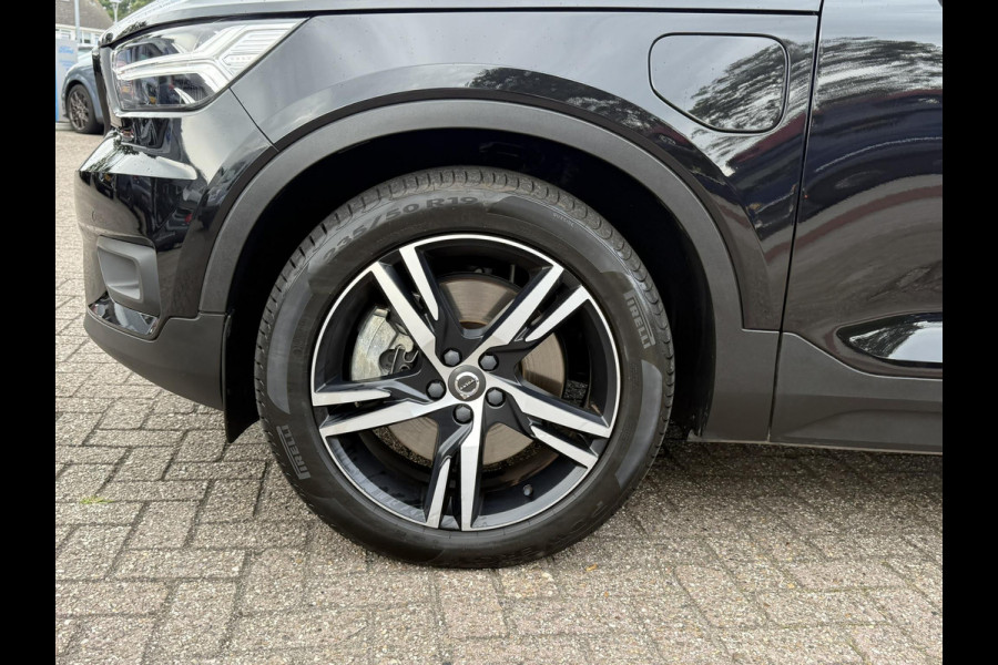 Volvo XC40 1.5 T4 Recharge R-Design 210pk | Parking pack | Draadloos opladen | PHEV | 1.800kg Trekgewicht
