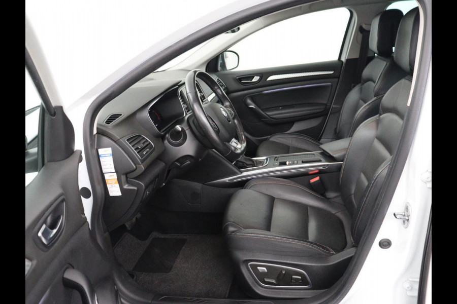 Renault Mégane 1.3 TCe Business Edition One | Leder | Stoelverwarming | Adaptive cruise | Camera | Carplay | Keyless | Full LED | Navigatie | Park Assist | Dodehoek detectie | Climate control