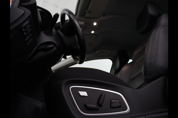 Renault Mégane 1.3 TCe Business Edition One | Leder | Stoelverwarming | Adaptive cruise | Camera | Carplay | Keyless | Full LED | Navigatie | Park Assist | Dodehoek detectie | Climate control