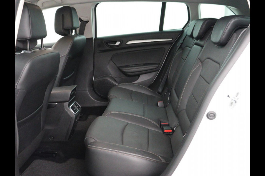 Renault Mégane 1.3 TCe Business Edition One | Leder | Stoelverwarming | Adaptive cruise | Camera | Carplay | Keyless | Full LED | Navigatie | Park Assist | Dodehoek detectie | Climate control